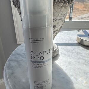 OLAPLEX No.4D Volume Detox Shampoo - White